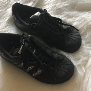 Adidas kid shoe